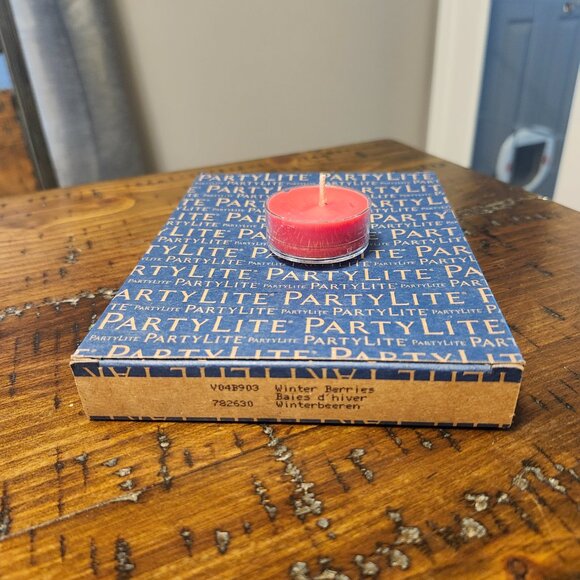 PartyLite Set of 12 Tea Lights Candles, Winter Berries Scent - Picture 2 of 2